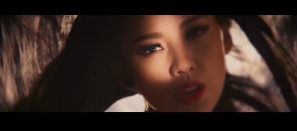 Lee Hyori đẹp khó cưỡng trong MV mới toanh 2