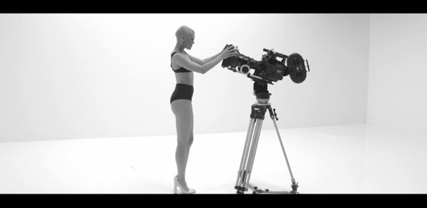"Nóng hừng hực" với MV mới từ Kelly Clarkson, Ke$ha, Jessie J 1