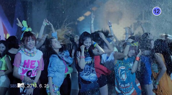 4Minute "ướt át" nhá hàng MV trở lại 1