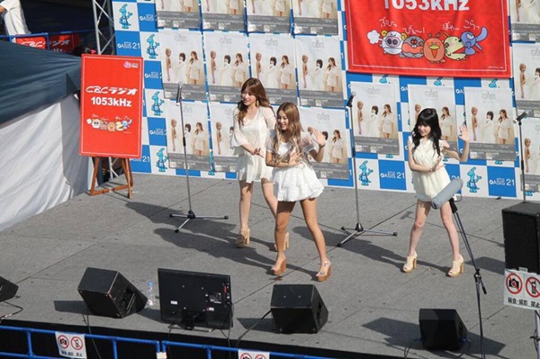 Nhóm nhỏ QBS (T-ara) biểu diễn single mới tại Nhật Bản 3