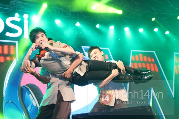 Cơn b&atilde;o &ldquo;Pepsi Now&rdquo; c&agrave;n qu&eacute;t qua Cần Thơ, Long An 4