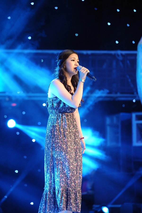 The Voice tập 5: Mỹ Linh "lôi xềnh xệch" thí sinh về ghế đỏ 8