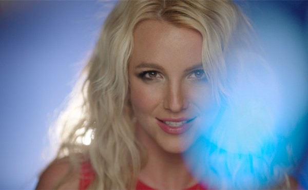Ngắm nghía MV mới của Britney Spears, P!nk, Ciara 9