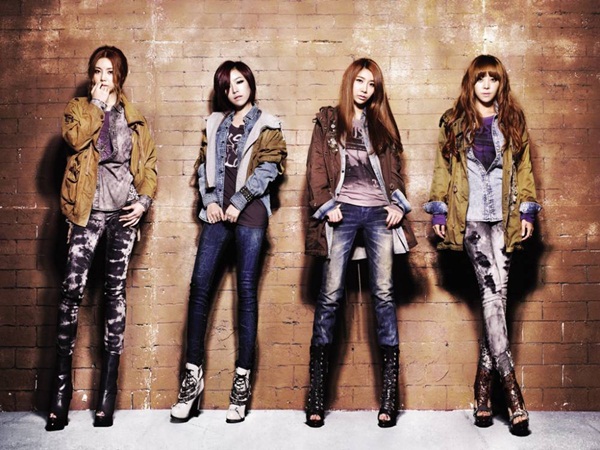 Tháng 7: Cuộc chiến "nảy lửa" giữa 2NE1 và Brown Eyed Girls 1