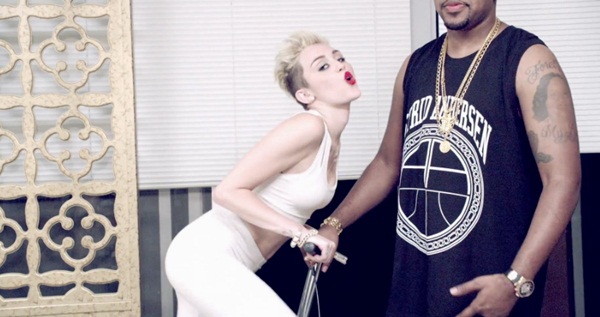 "Cười đau bụng" khi nghe Jay-Z rap về Miley Cyrus 2