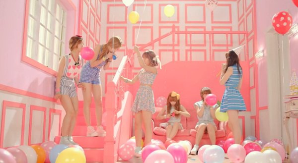 "Hoa mắt" với MV mới từ A Pink, Jewelry, John Park, MYNAME 9