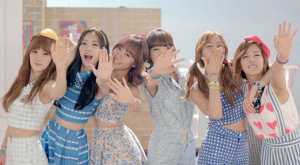 "Hoa mắt" với MV mới từ A Pink, Jewelry, John Park, MYNAME 11