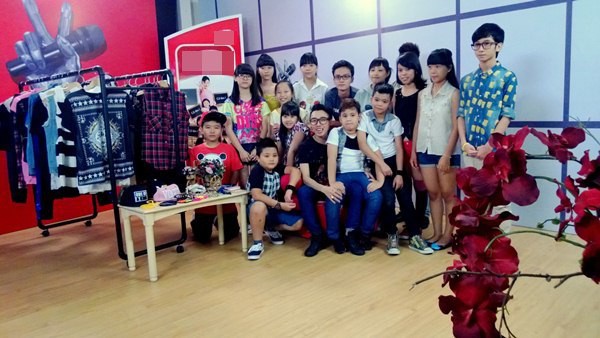 The Voice Kids: Huỳnh Bích Phương làm stylist cho đội HLV Thanh Bùi 5