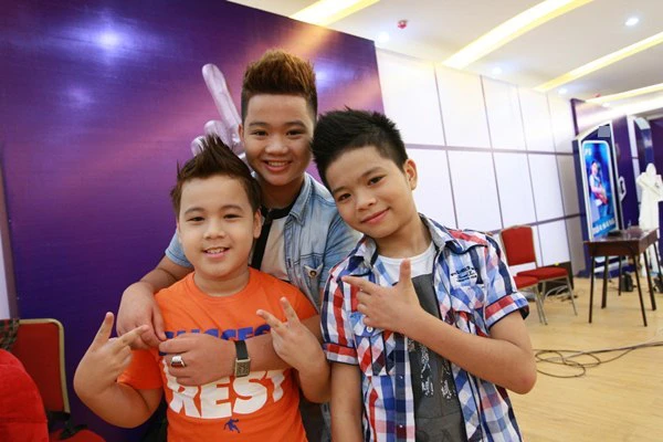 Hậu trường nhí nhố của các thí sinh "The Voice Kids 2013" 13