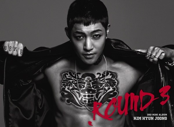 Kim Hyun Joong "phanh ngực" khoe hình xăm "khủng" 1
