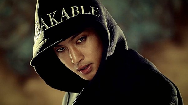 Kim Hyun Joong xé áo nhảy dưới mưa "cực nóng" 1