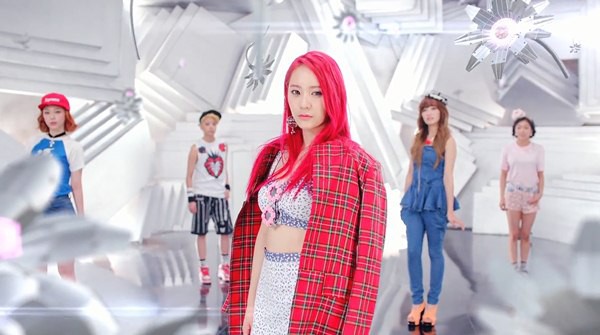 Fan thất vọng về teaser MV mới của f(x) 8