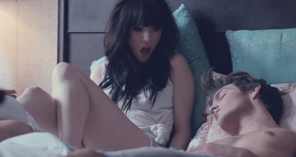 Selena Gomez, Christina Aguilera, Carly Rae Jepsen "đột kích" fan bằng MV mới 4