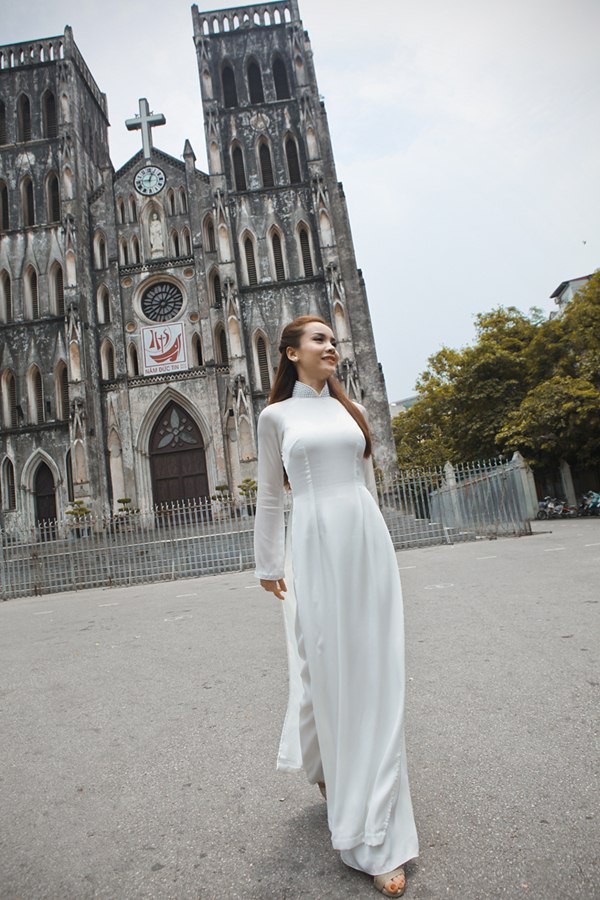 Yến Trang tung MV cực đẹp về Việt Nam 2