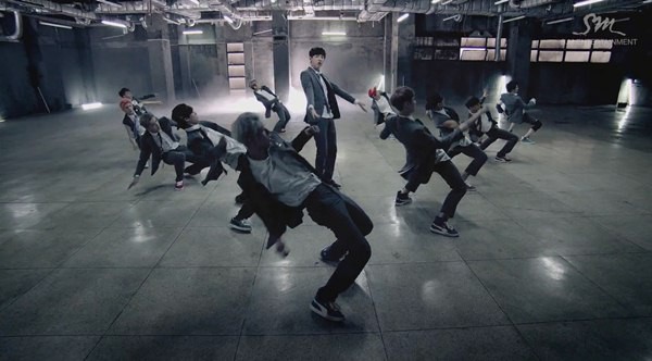 EXO "lợi hại hơn" trong clip "nhá hàng" MV mới 2