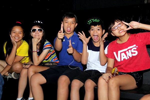 Các thí sinh nhí căng thẳng luyện tập trước "Vòng Liveshow" 2