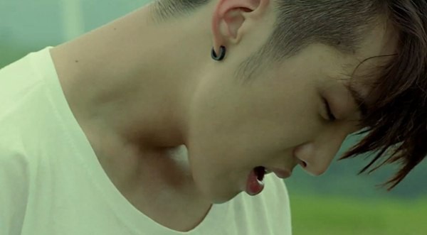 Tân binh YG tung MV Rock "đẹp miễn chê" 7