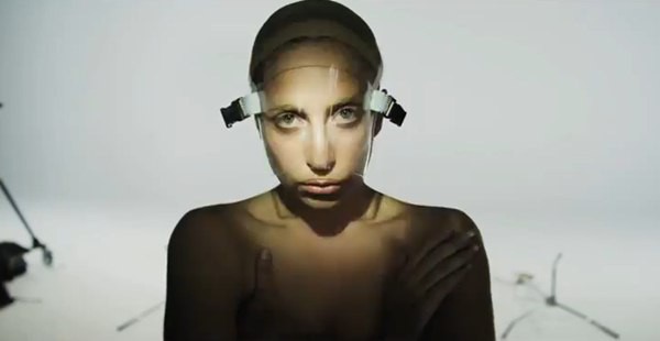 Lady Gaga "phát điên" trong clip "nhá hàng" 1