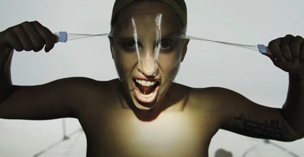 Lady Gaga "phát điên" trong clip "nhá hàng" 3