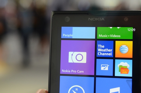 Cận cảnh Lumia 1020 - Smartphone chụp hình "khủng" nhất thế giới 3