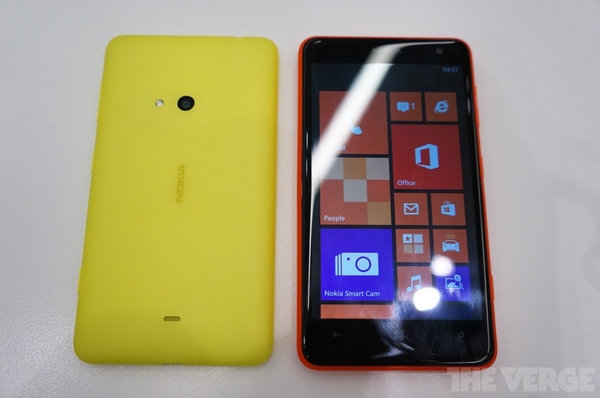 Lumia 625 - Phiên bản 4,7 inch của Lumia 620 4