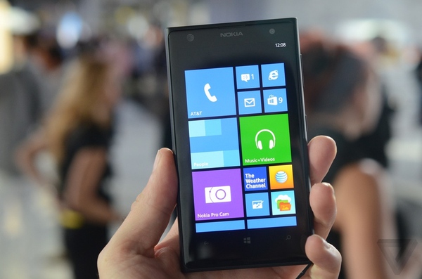 Cận cảnh Lumia 1020 - Smartphone chụp hình "khủng" nhất thế giới 5