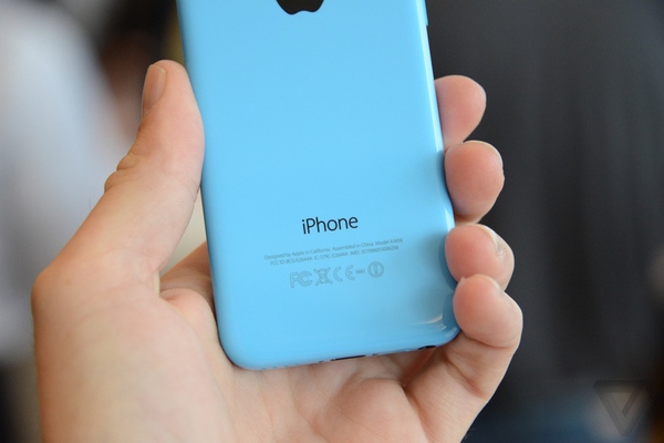 Cận cảnh iPhone 5C - Người kế nhiệm phiên bản... nhựa của iPhone 5 4