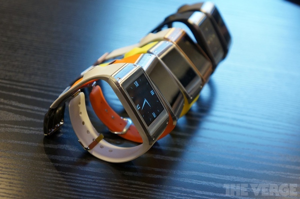 Cận cảnh Samsung Galaxy Gear: Chiếc đồng hồ thông minh không giống ai 4