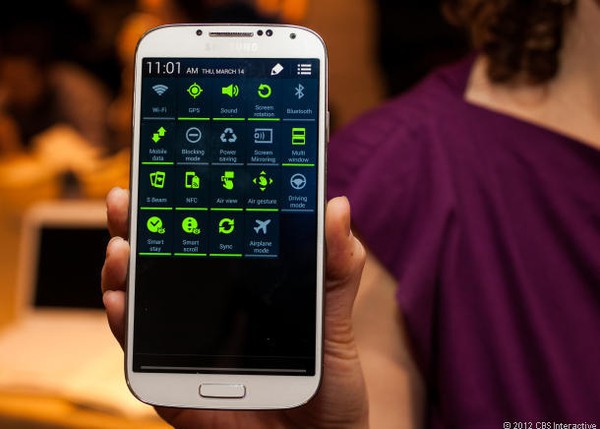 Điểm mặt 10 smartphone đột ph&aacute; nhất năm 2013 6
