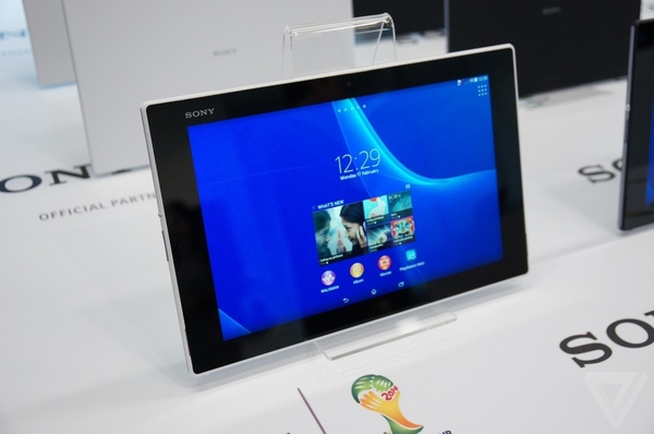 "Siêu mẫu" Sony Tablet Z2 cùng smartphone giá tốt Xperia M2 lần lượt ra mắt 1