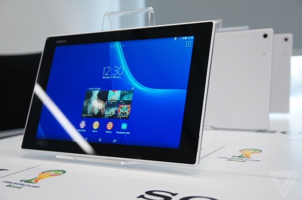 "Siêu mẫu" Sony Tablet Z2 cùng smartphone giá tốt Xperia M2 lần lượt ra mắt 3