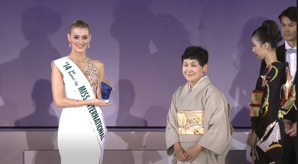 Đặng Thu Thảo trắng tay, “Hoa hậu vé vớt” đăng quang Miss International 2014 9