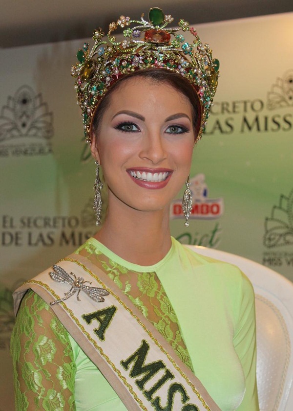 Hoa hậu Trái đất Venezuela 2013 bị tước quyền đi thi vì tăng cân 5