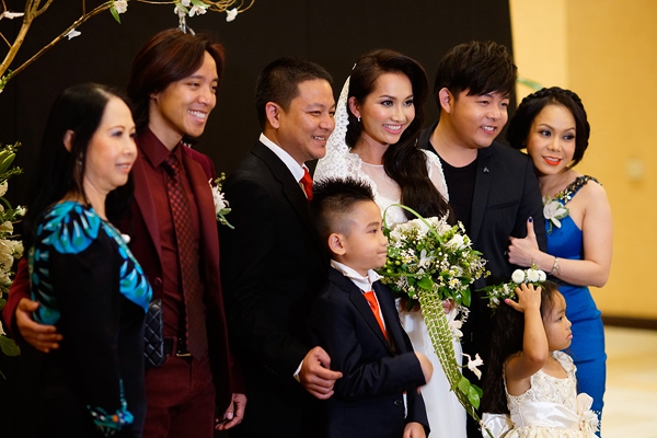 Những qu&yacute; b&agrave;, qu&yacute; c&ocirc; nổi tiếng showbiz Việt nhiều lần cưới xin 14