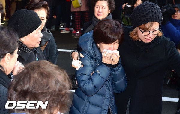 Tang lễ đẫm nước mắt đưa tiễn nữ diễn viên Kim Ja Ok 9