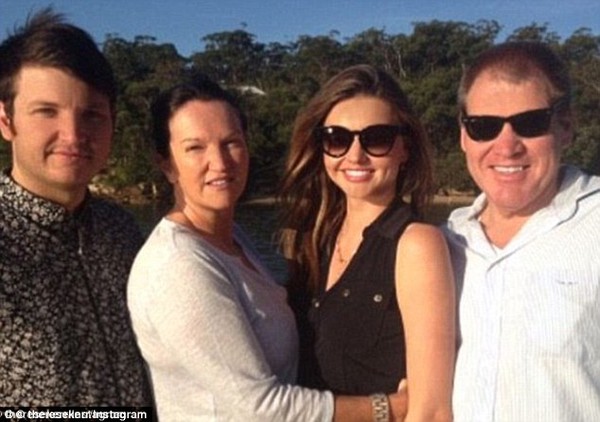 Em trai đồng t&iacute;nh của Miranda Kerr tuy&ecirc;n bố sắp kết h&ocirc;n 5