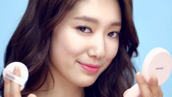 Park Shin Hye xinh xắn dự sự kiện sau khi bị chê xuống sắc 12