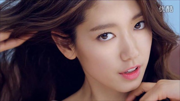 Park Shin Hye xinh xắn dự sự kiện sau khi bị chê xuống sắc 13