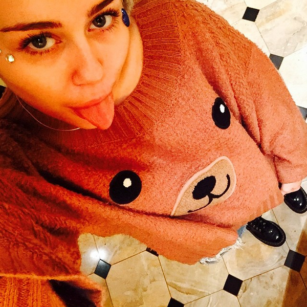 Bị cấm đến nhà bạn trai, Miley Cyrus đón Giáng Sinh cô đơn 4
