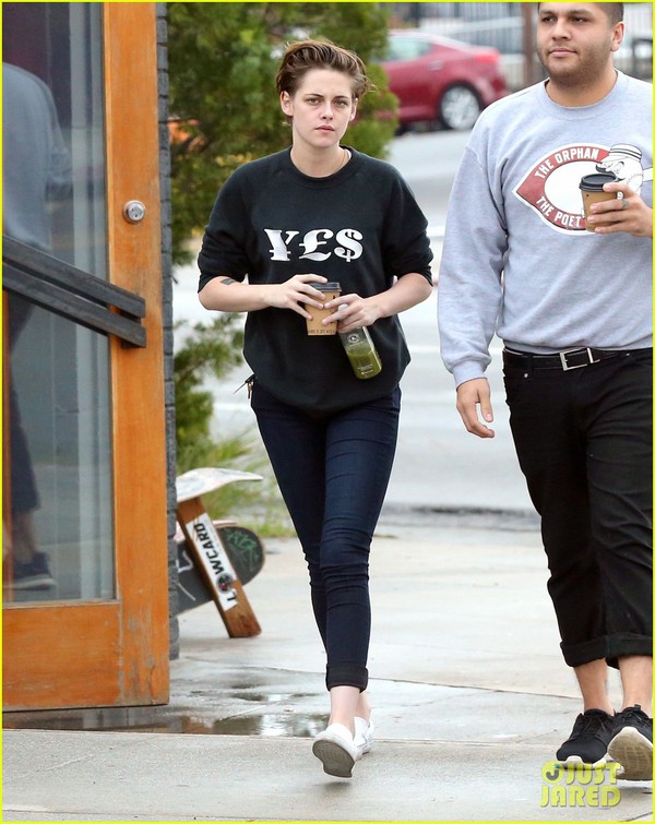 Kristen Stewart mắt thâm quầng kém xinh khi để mặt mộc 5