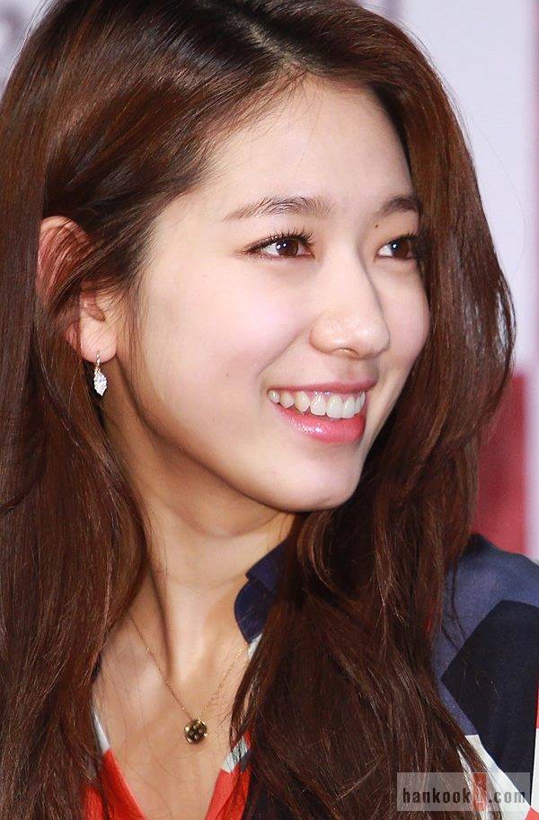 Park Shin Hye bất ngờ xuống sắc trong sự kiện mới 4