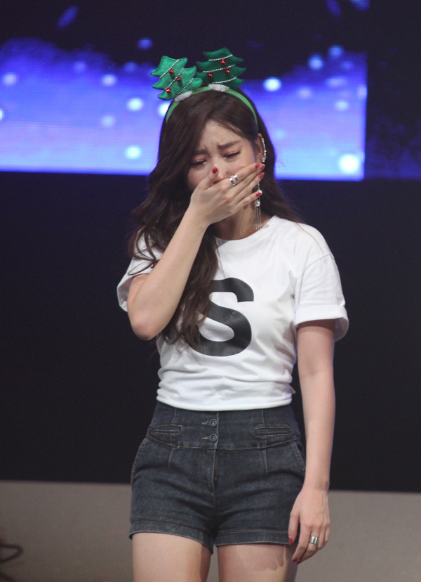 Fan lo về "concert cuối cùng" sau đêm diễn đầy nước mắt của T-ara 5