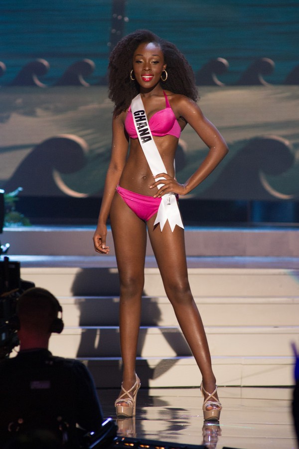 Hoa hậu Ho&agrave;n vũ 2015: D&agrave;n th&iacute; sinh khoe body gợi cảm với bikini 3