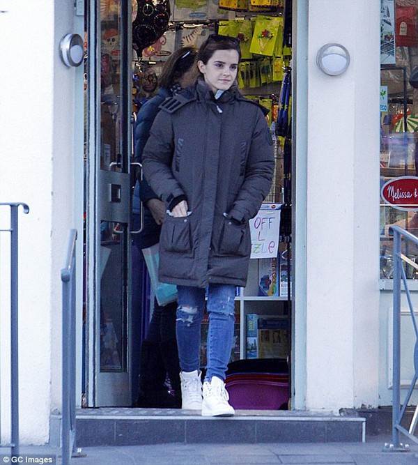 Emma Watson đẹp long lanh diễn thuyết trước c&aacute;c ch&iacute;nh kh&aacute;ch 11