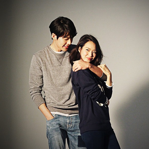 "Hồ ly" Shin Min Ah tình tứ thân mật bên Kim Woo Bin 8