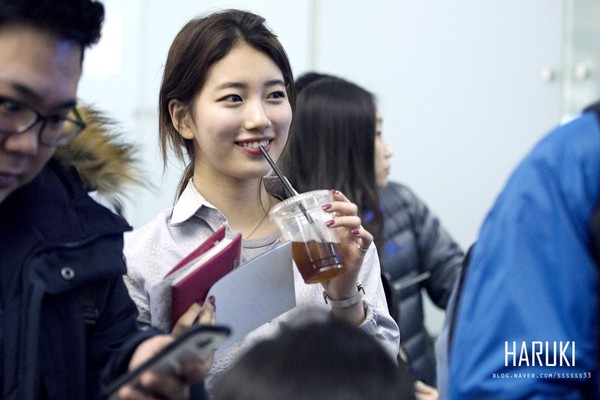 Vẻ đẹp tự nhiên của Suzy (Miss A) bất ngờ bị tố đã từng "dao kéo" 8