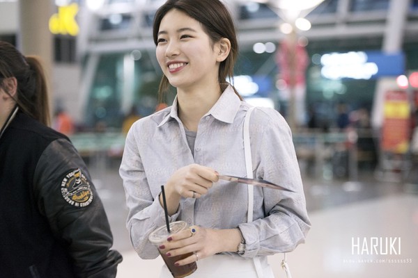 Vẻ đẹp tự nhiên của Suzy (Miss A) bất ngờ bị tố đã từng "dao kéo" 9