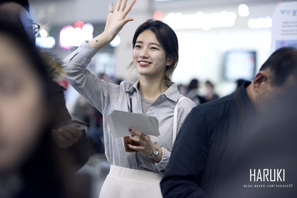 Vẻ đẹp tự nhiên của Suzy (Miss A) bất ngờ bị tố đã từng "dao kéo" 10