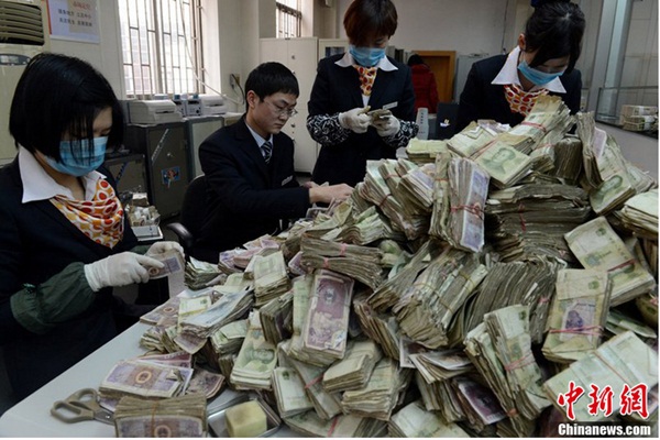 Ngân hàng phát hoảng với “đại gia tiền lẻ” ở Trung Quốc 2
