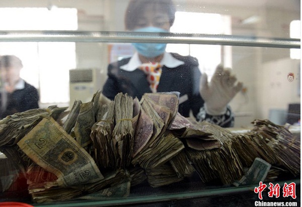 Ngân hàng phát hoảng với “đại gia tiền lẻ” ở Trung Quốc 3